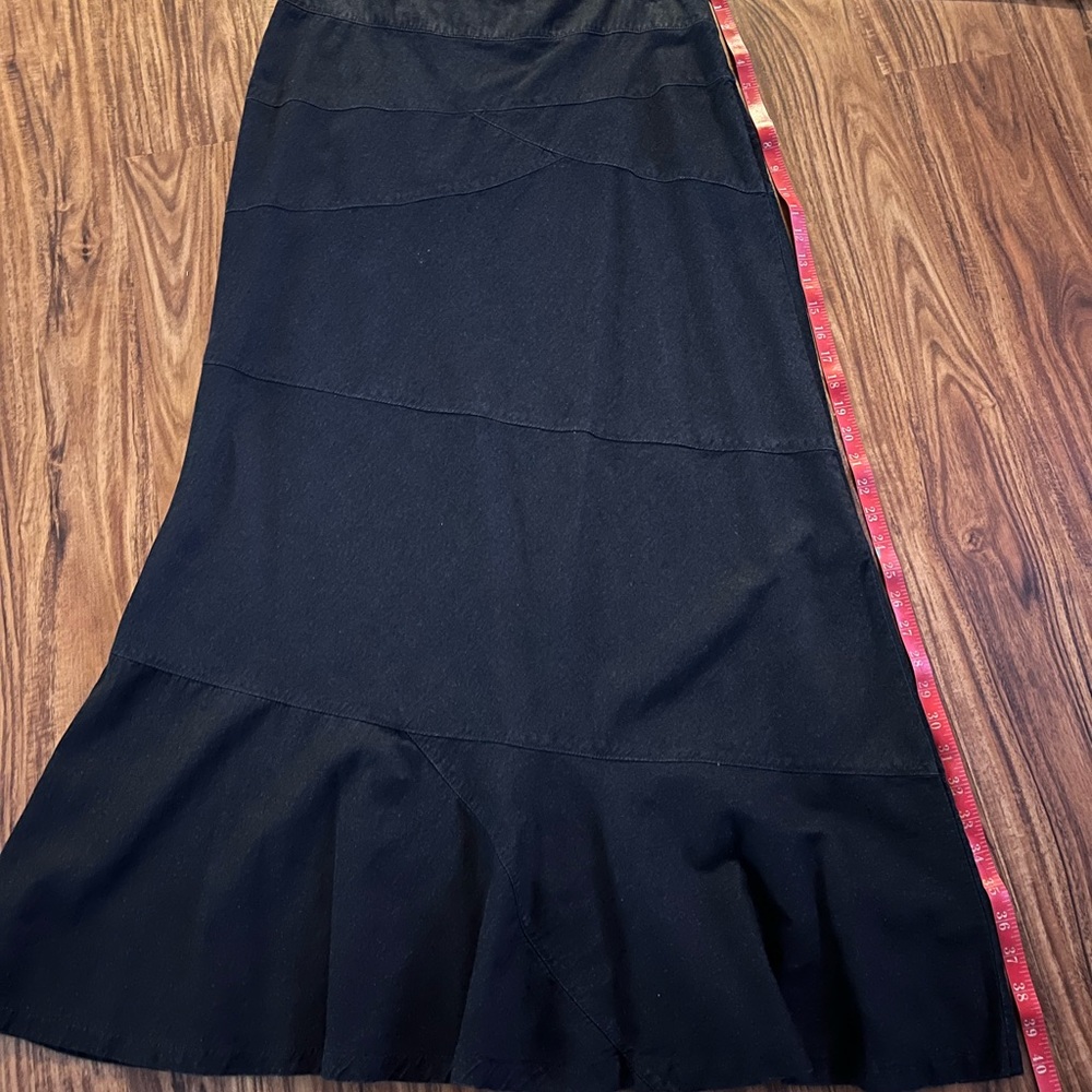 Lightweight denim skirt.